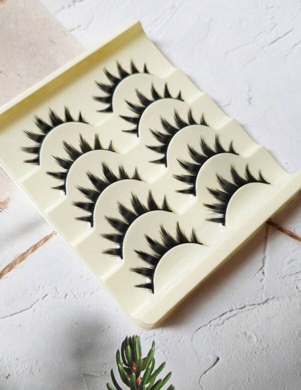 Spiky Manga Lashes 👁️✨🖤