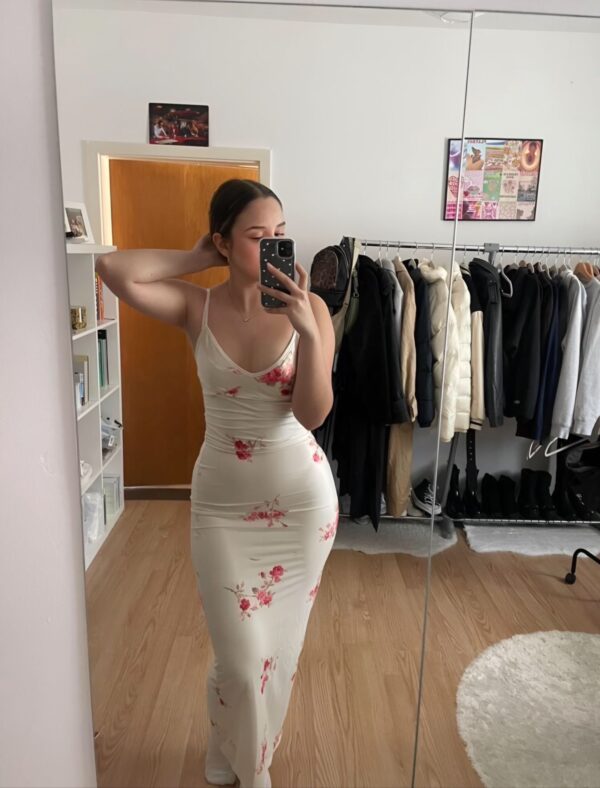 Bloom Flow Floral Bodycon Maxi Dress 🌸🌞