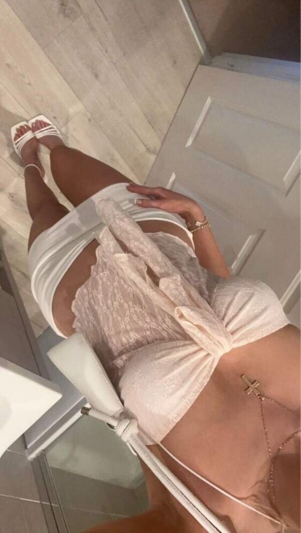 🌸Pink Solid Front Tie Halter Neck Crop Cami Top ✨
